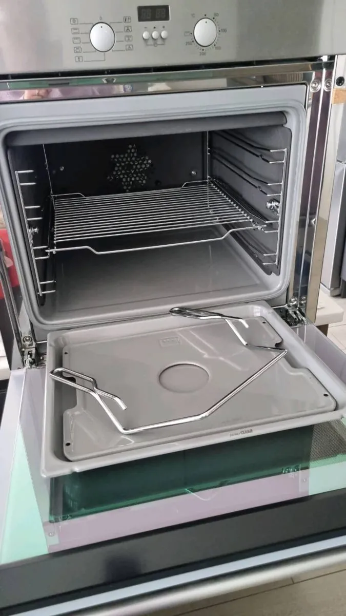 Miele Electric Oven - Image 1