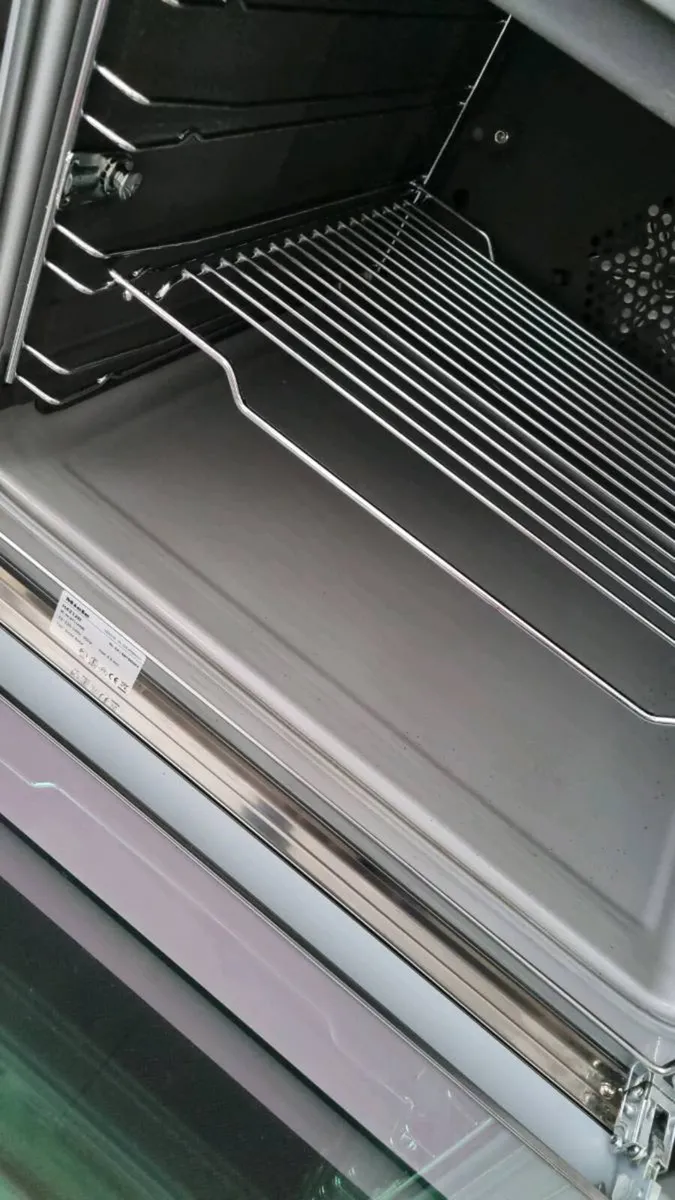 Miele Electric Oven - Image 3