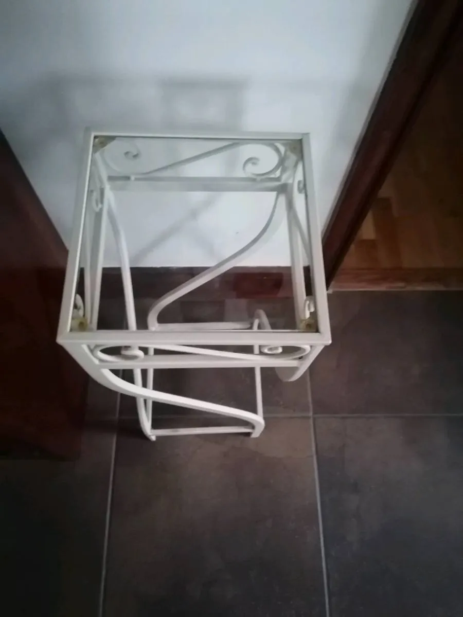 Lamp/Plant Table - Image 2