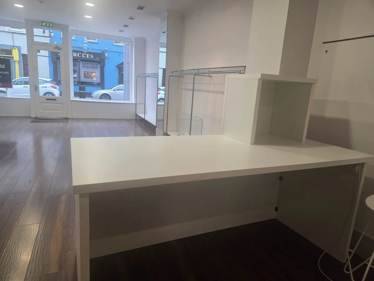 Desk - Image 3