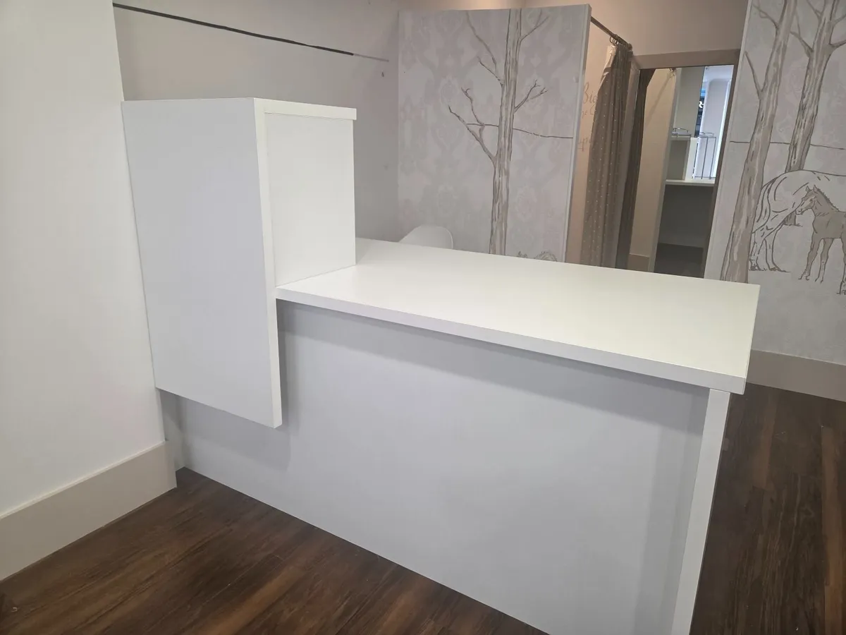 Desk - Image 4