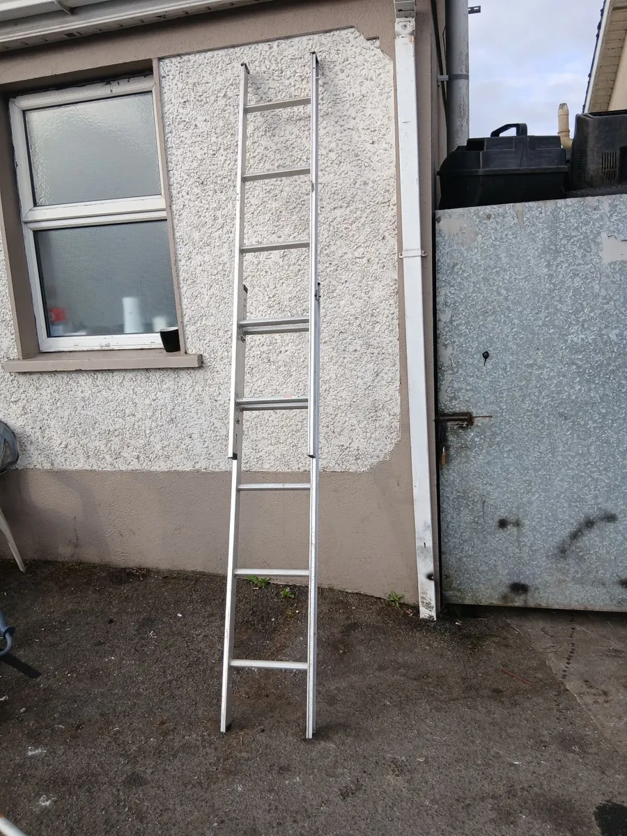 Handy ladder working perfect priced 70e - Image 1