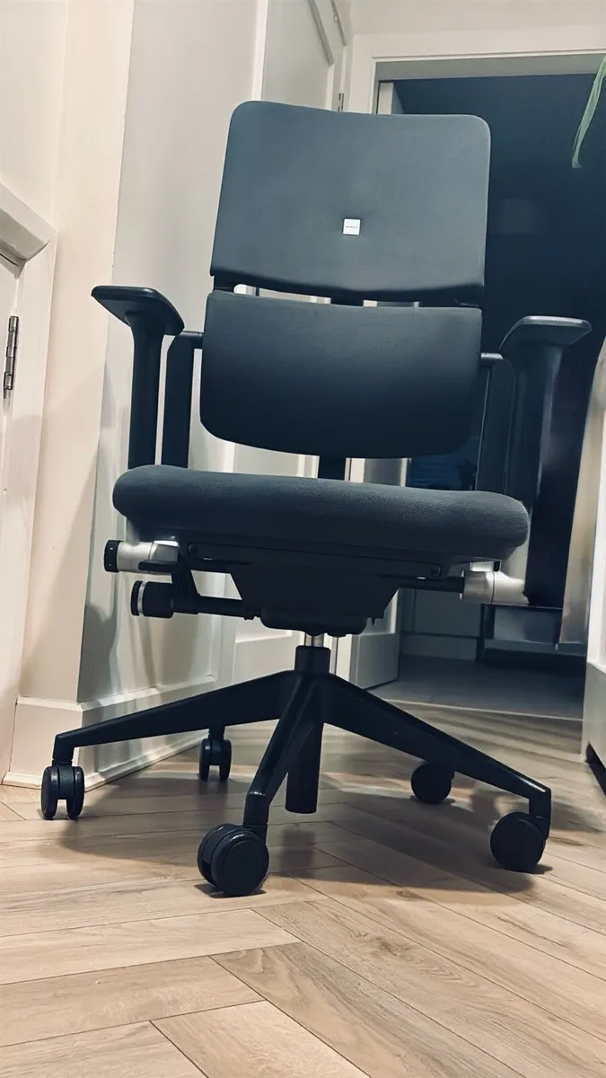 Steelcase Please V2 ergonomic office chair Cleaned - Image 4