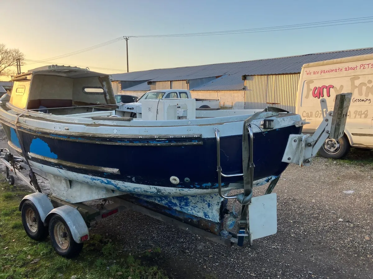 FISHING BOAT DOUBLE ENDED LIKE A DELL QUAY 17 - Image 4