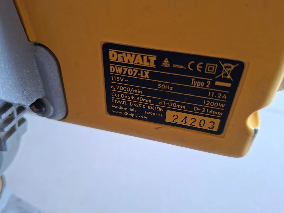 Dewalt DW707-LX 216mm Mitre Saw 110v - Image 4