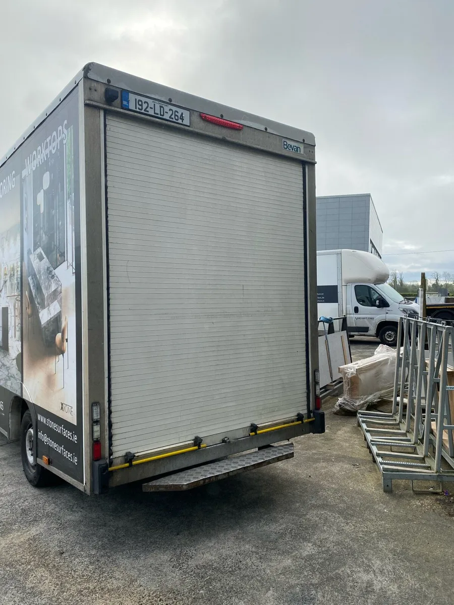 Renault Master van - Image 4