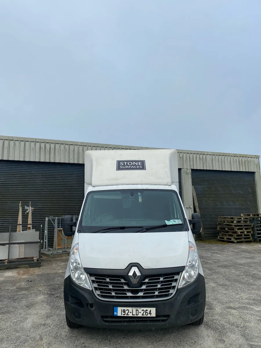 Renault Master van - Image 2