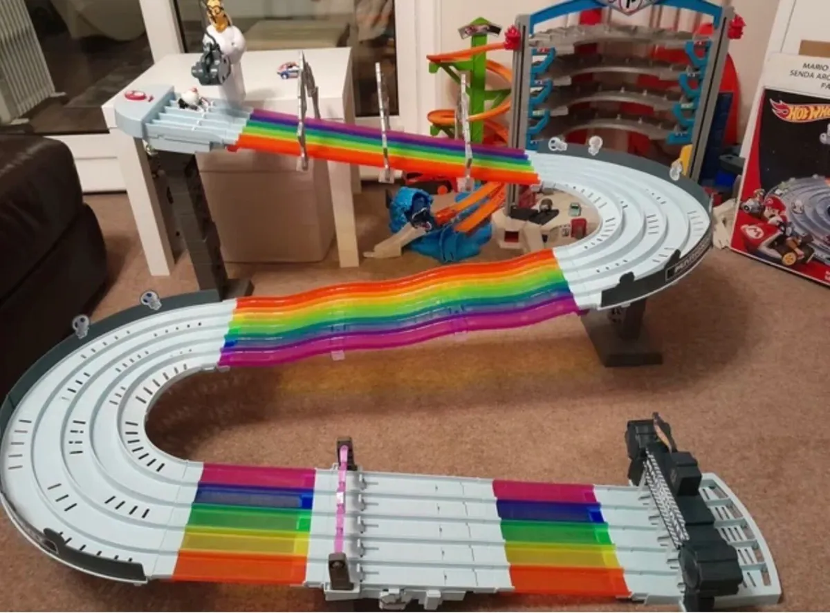 Mario Rainbow Road - Image 1
