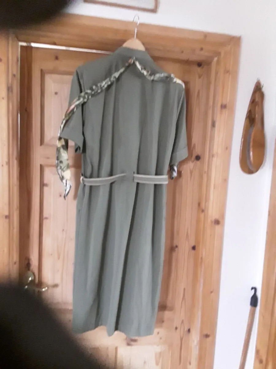Ladies army green new vintage dress size 8 - Image 2