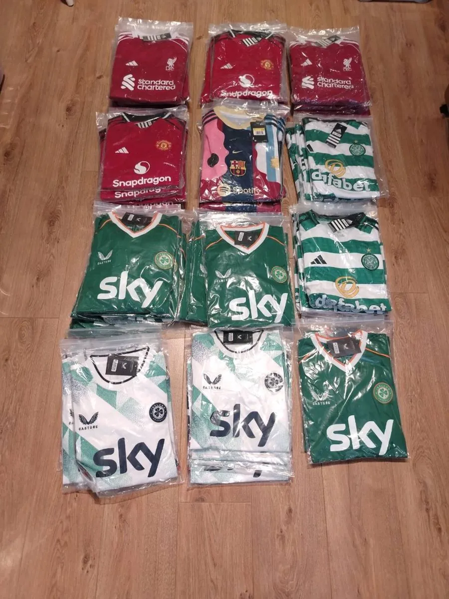 Kids football kits - Image 1