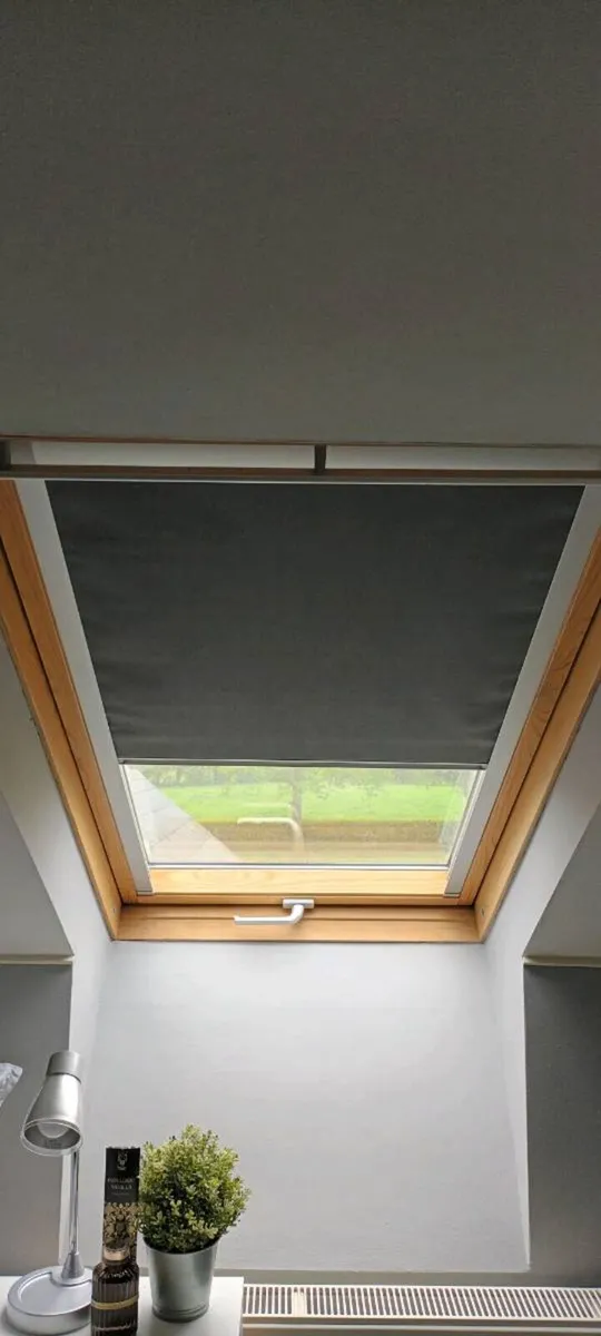 BARGAIN  BLACK OUT VELUX BLIND FOR gpl m08 window - Image 1