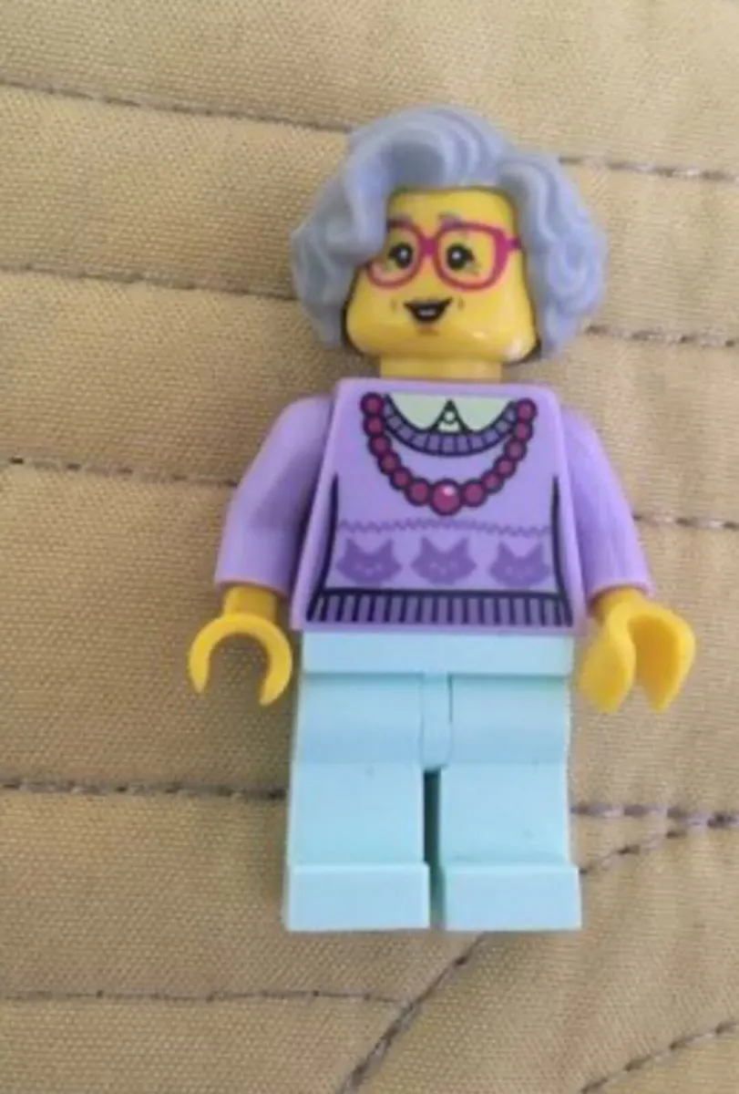 Lego Minifigure - Grandma - Image 1