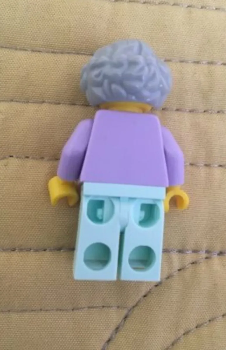 Lego Minifigure - Grandma - Image 2