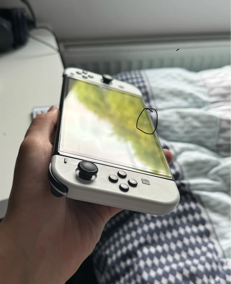 Nintendo Switch OLED - Image 2