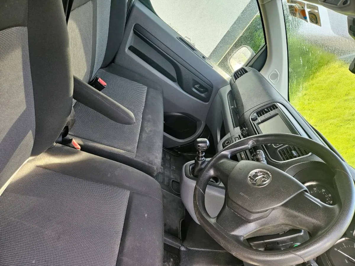 Opel vivaro 2022 - Image 4