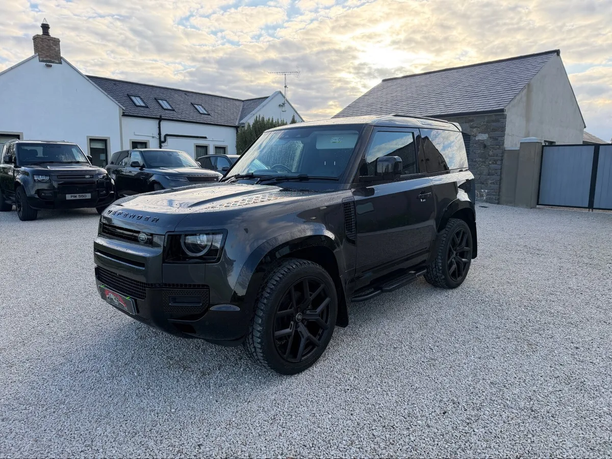 2023 Land Rover Defender 90 3.0 Hard Top No VAT!! - Image 3