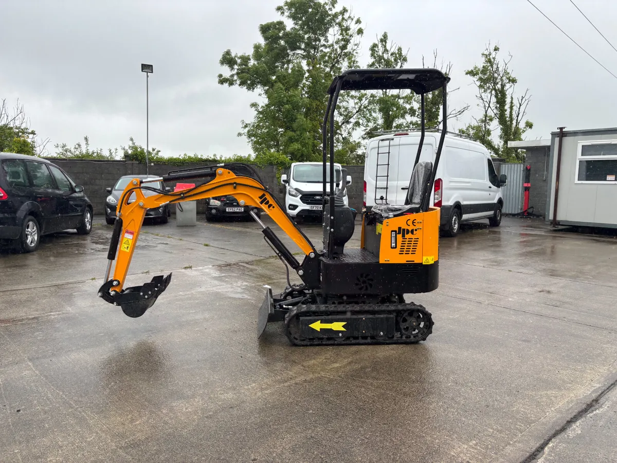 JPC... HT 12 MINI DIGGER... - Image 1