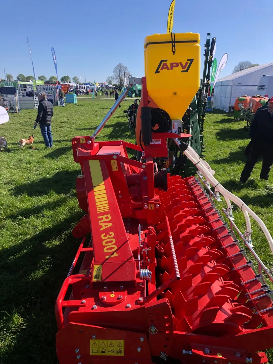 Minos 4 rotar Tedder - Image 3