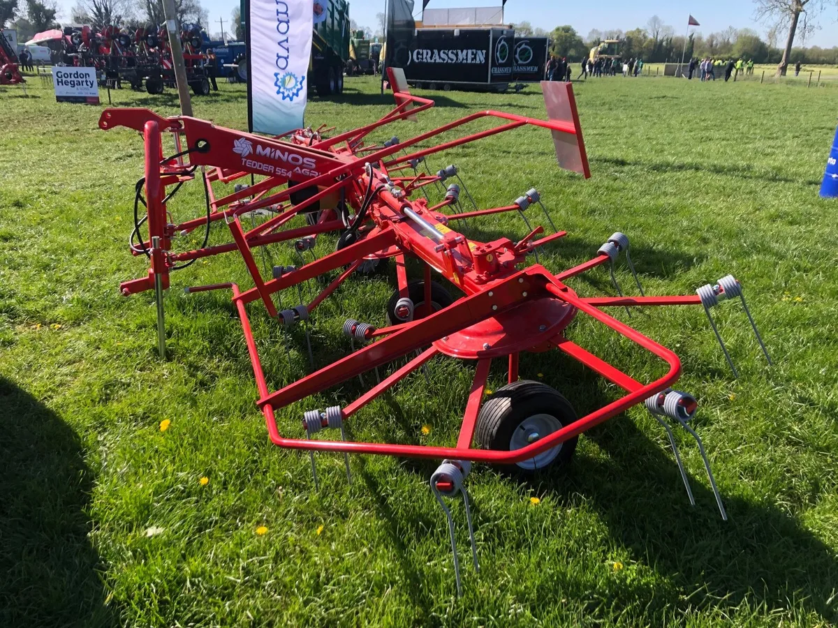 Minos 4 rotar Tedder - Image 1