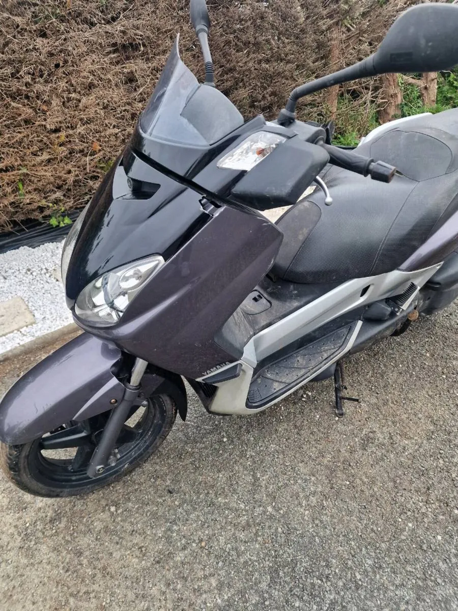 Yamaha xmax 125cc 2008 - Image 2