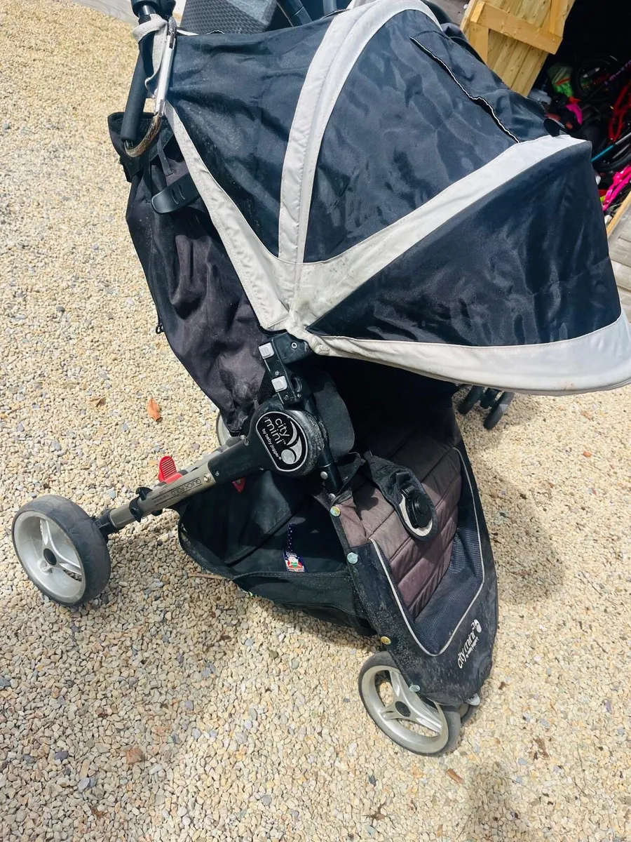Stroller - Image 1