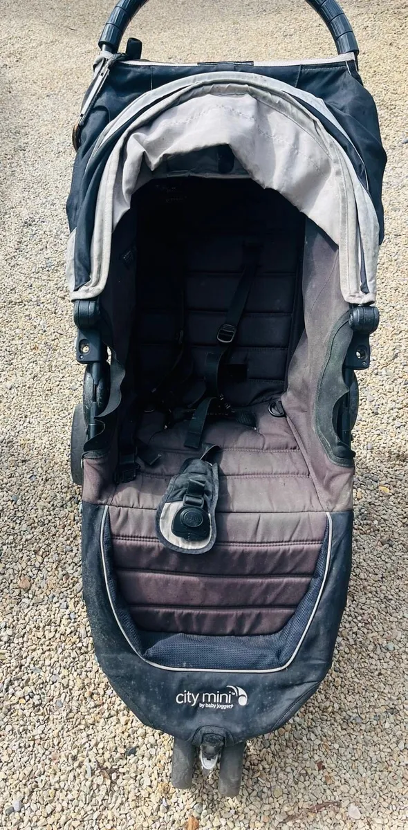 Stroller - Image 2