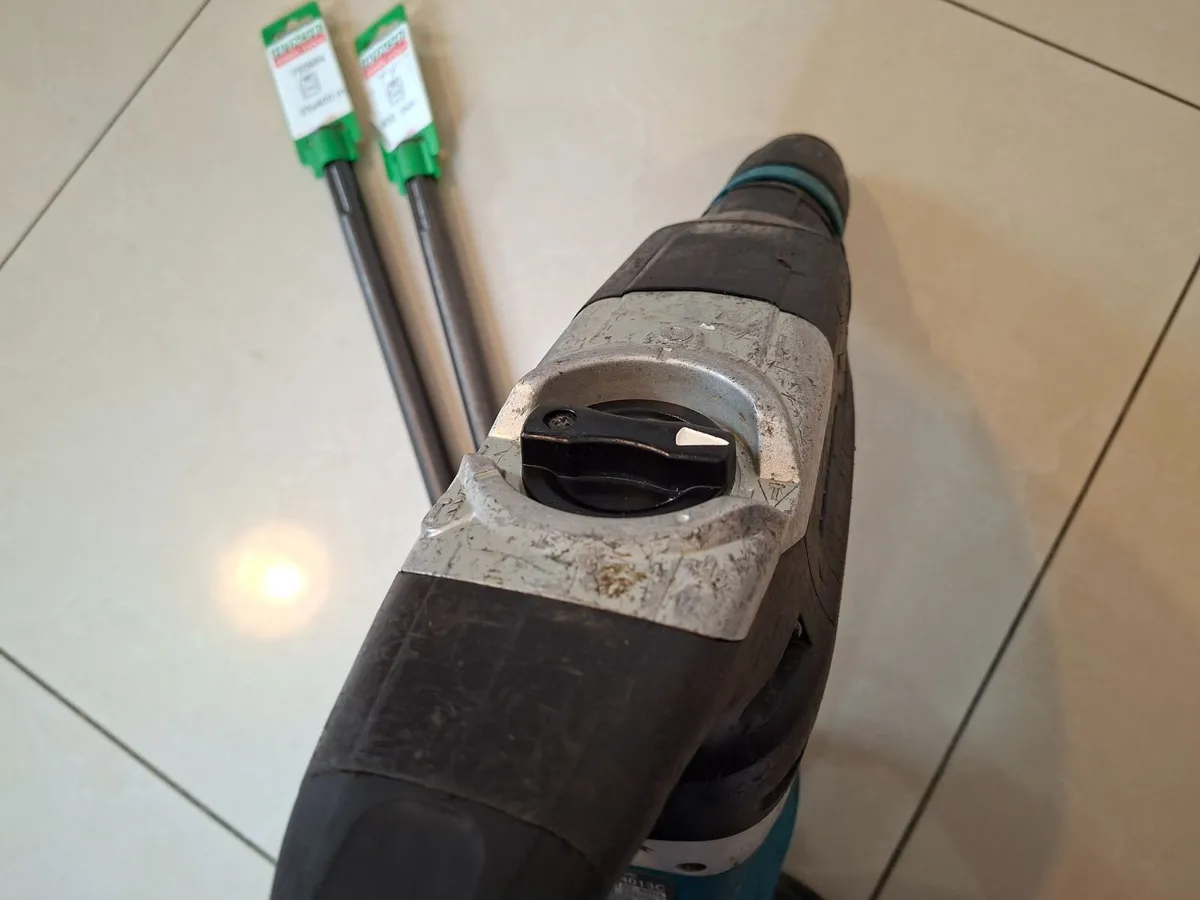 Makita HR4013C Sds Max 2 Mode 110v - Image 4