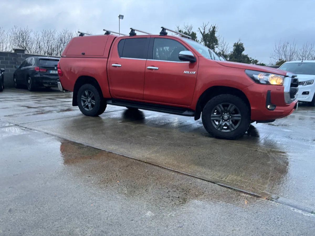 Absolutely lovely Toyota Hilux Crew Cab - Image 1