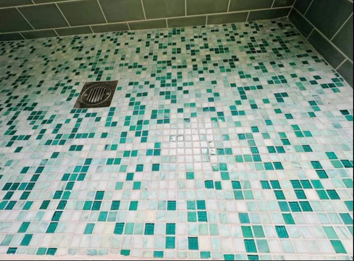 MOSAIC TILES REDUCED TO CLEAR - Image 4