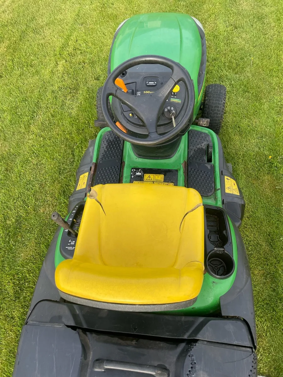 John Deere X155R Ride-on Lawn Mower - Image 4