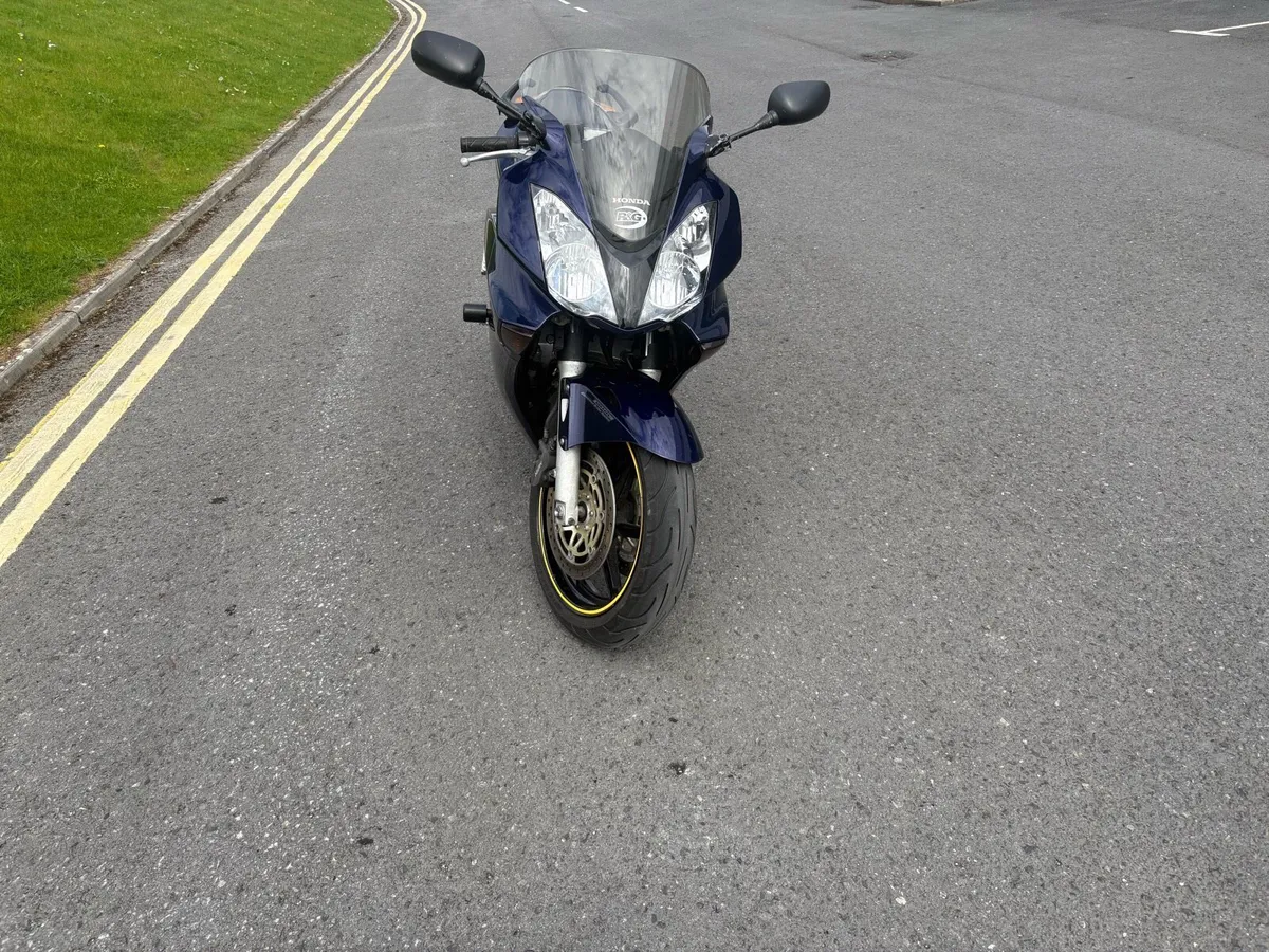 02 honda vfr 800 - Image 2