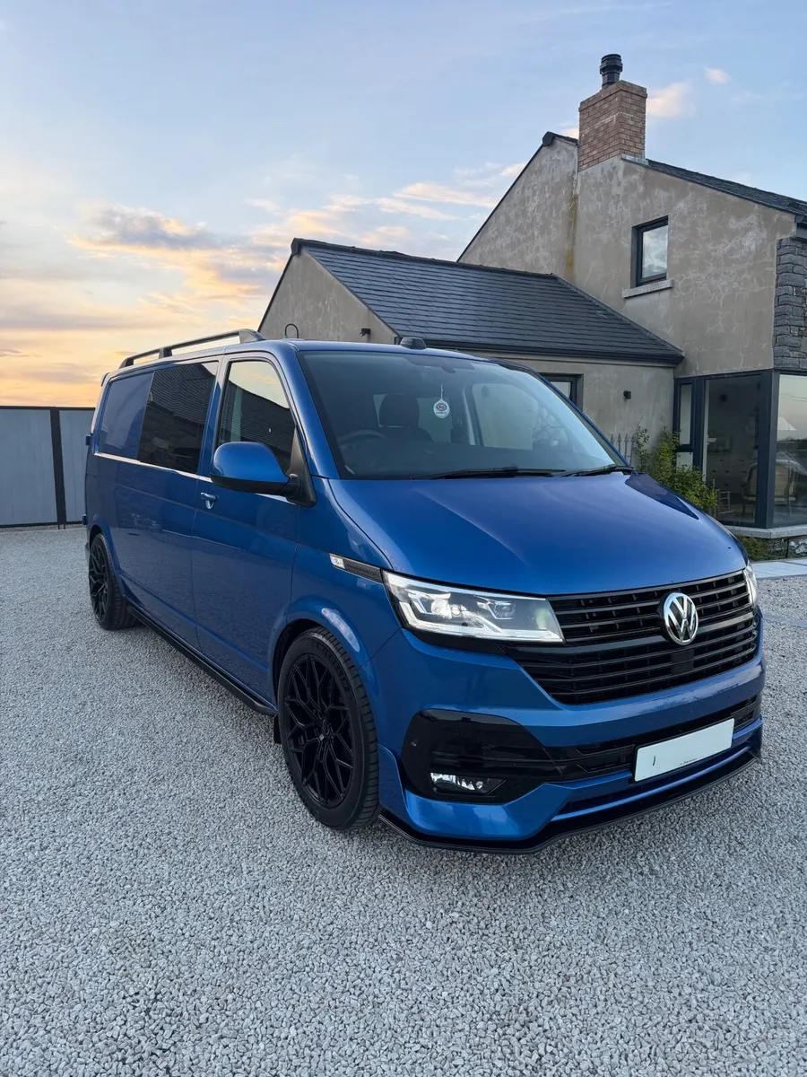 2022 Volkswagen Transporter Highline Kombi DSG - Image 1