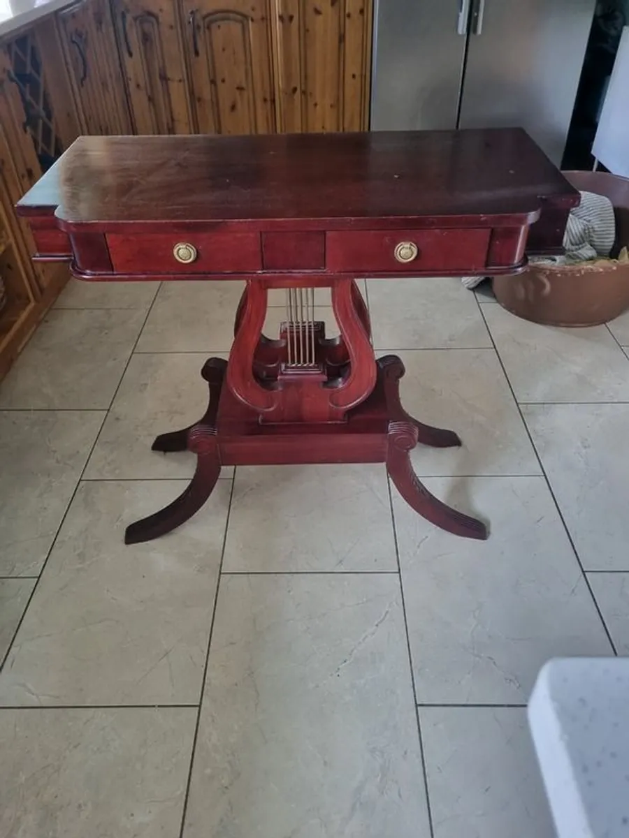 Lamp table - Image 1