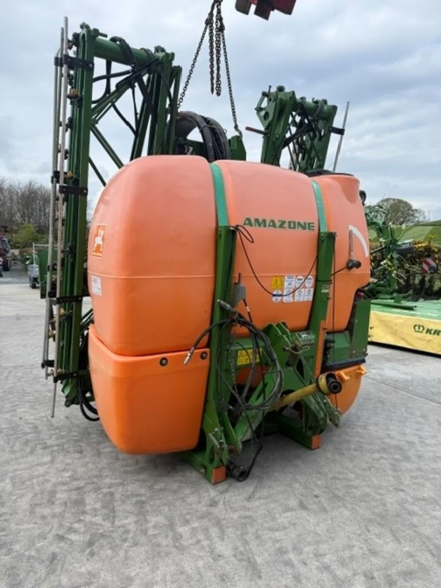 AMAZONE UF1501 18M SPRAYER - Image 2