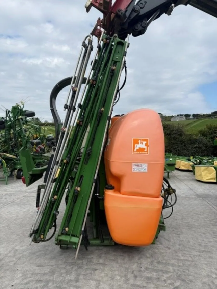AMAZONE UF1501 18M SPRAYER - Image 3