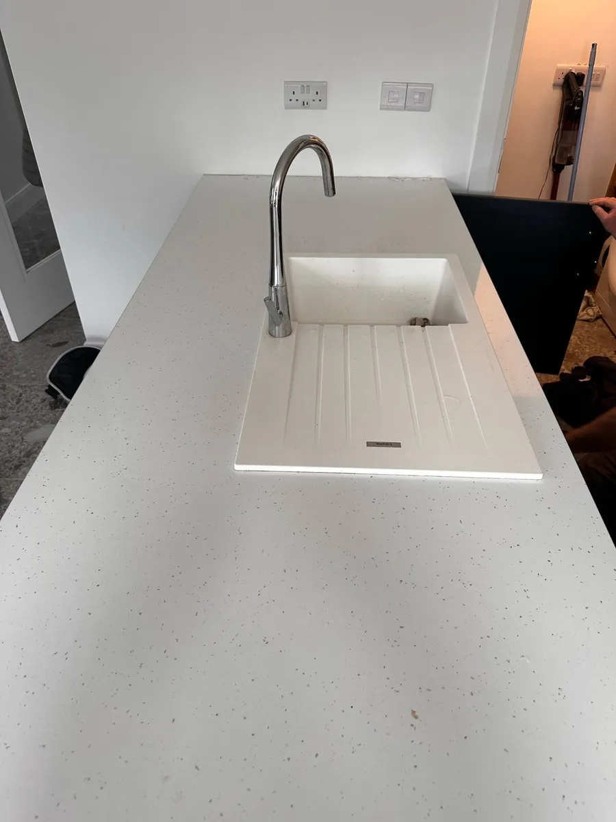 Worktop with integrated sink - Image 1
