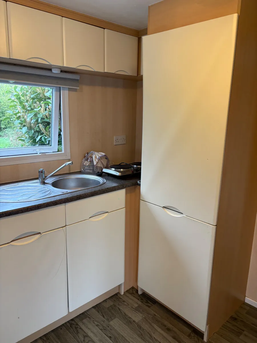 Two bedroom Mobile home full winter spec - Image 4