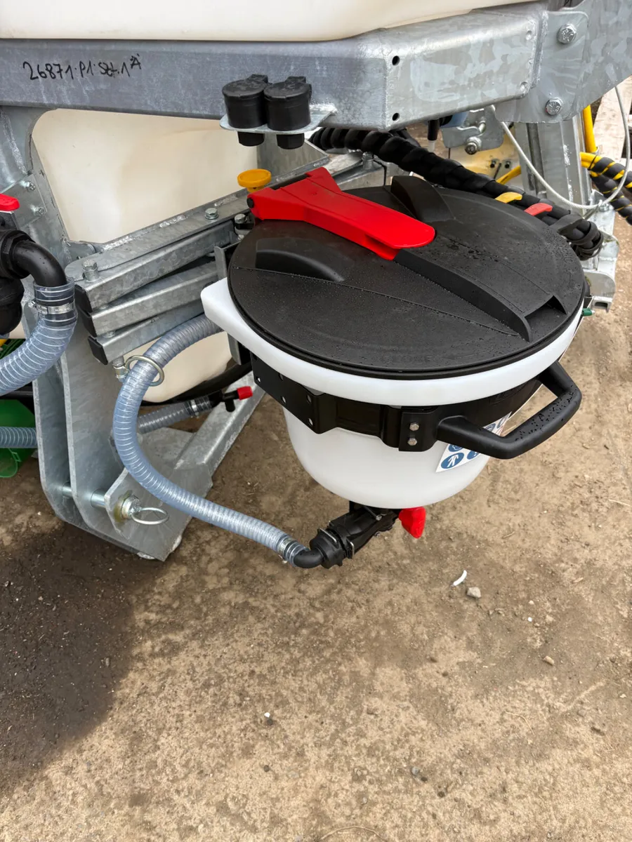 Jarmet 1800L sprayer - Image 3