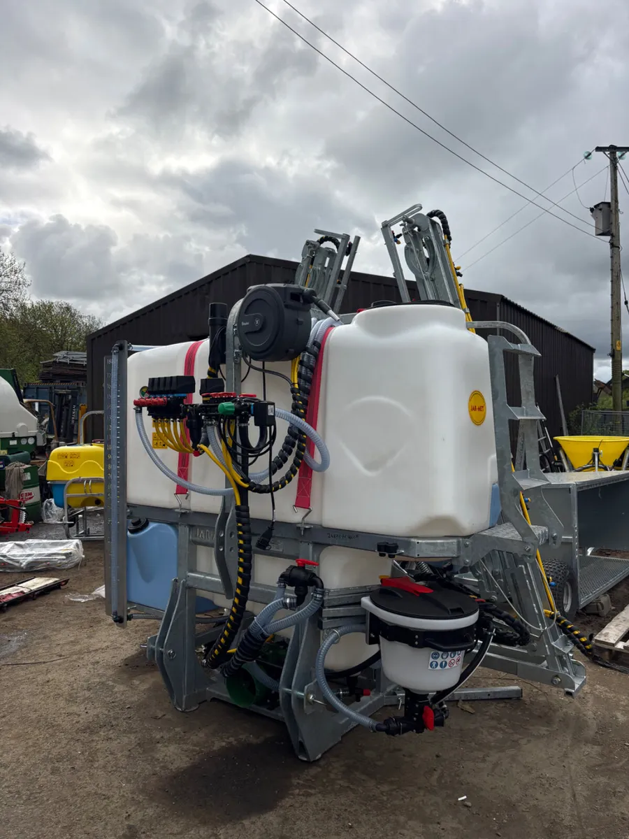 Jarmet 1800L sprayer - Image 1