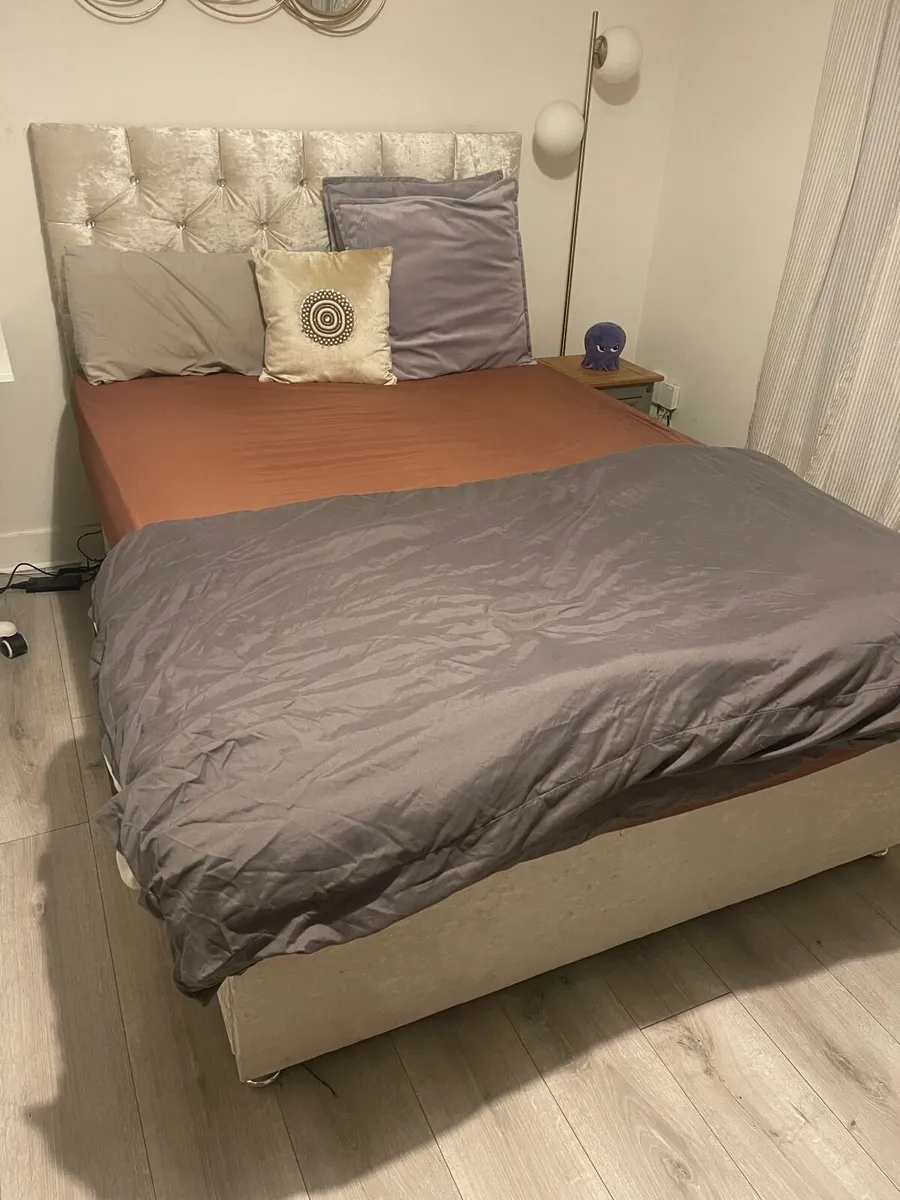 Double Bed - Image 2