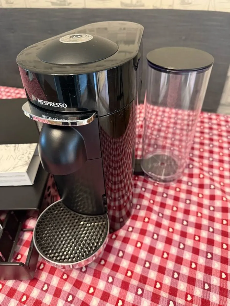 Nespresso Vertuo Plus with capsule storage - Image 2