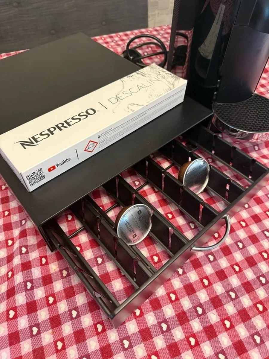 Nespresso Vertuo Plus with capsule storage - Image 3