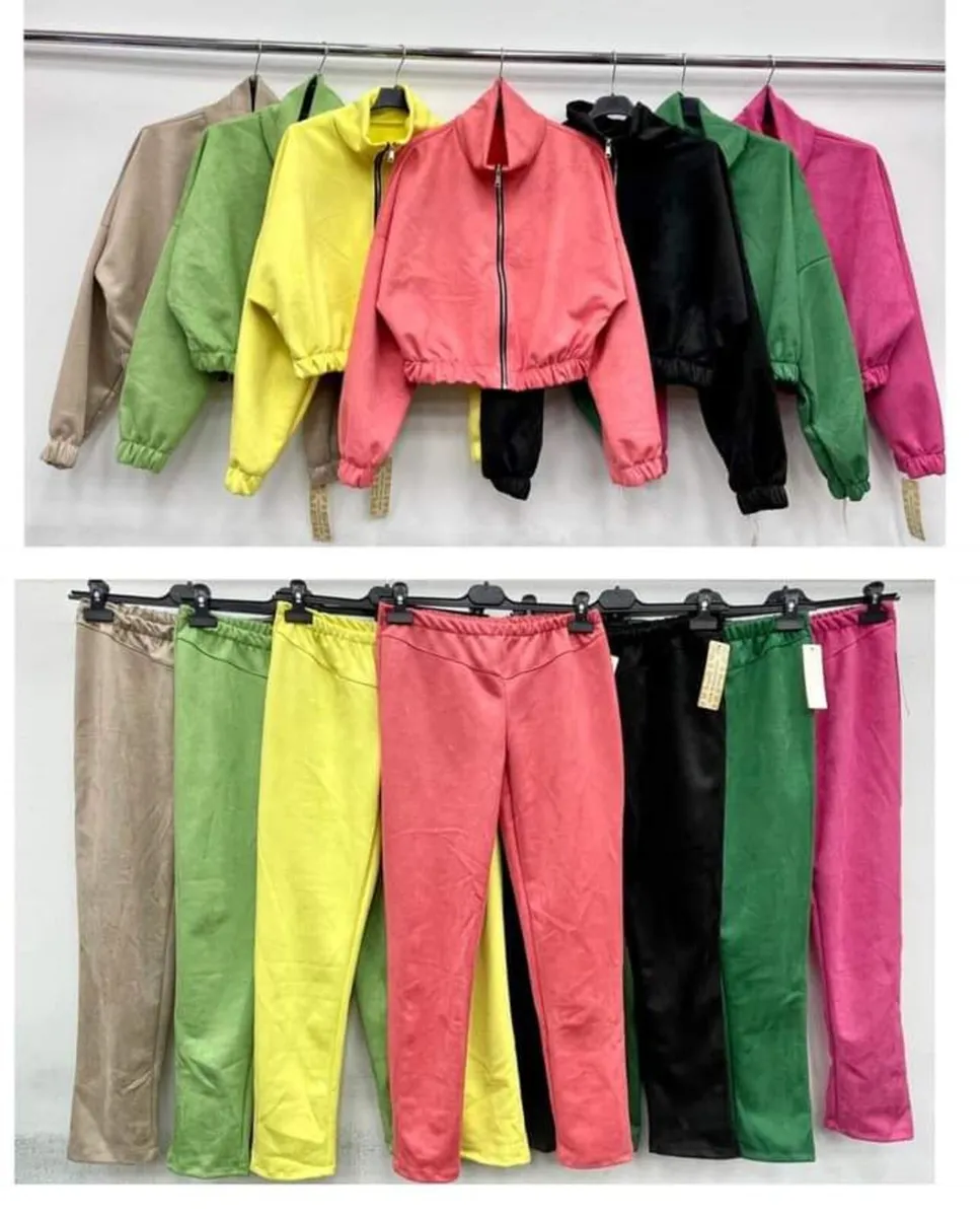 Set, sweatshirt with pockets and pants - Image 2