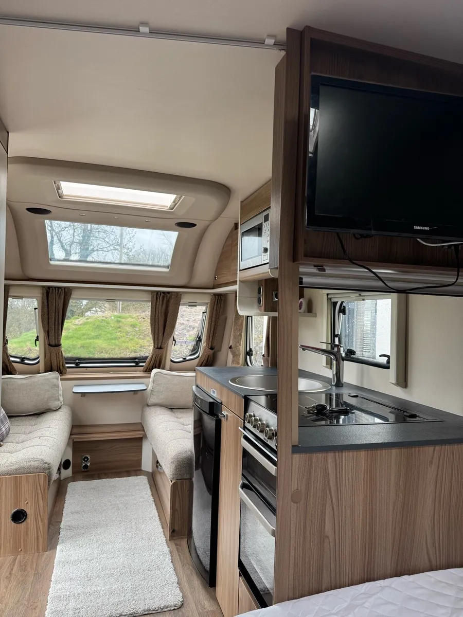 Caravan - Image 4