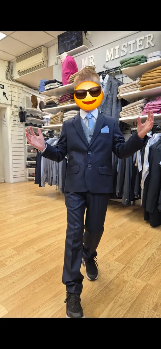 Boy's communion suite - Image 1