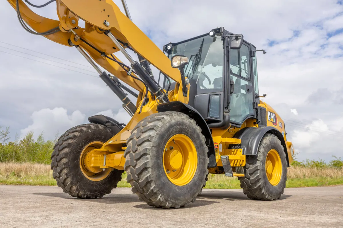 2022 CAT 908 Compact Wheel Loader - NEW UNUSED - Image 2