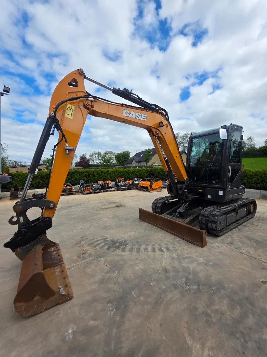 2021 CASE CX60C **ONLY 660 HOURS** - Image 1