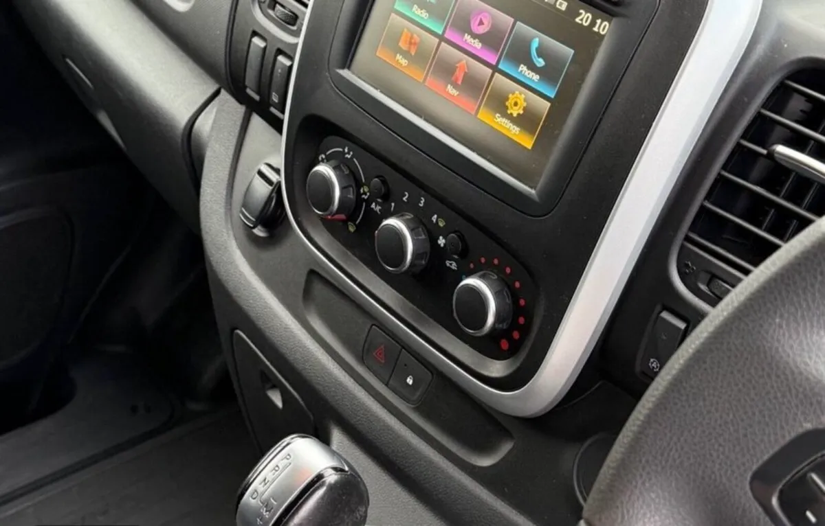 Car - Image 3