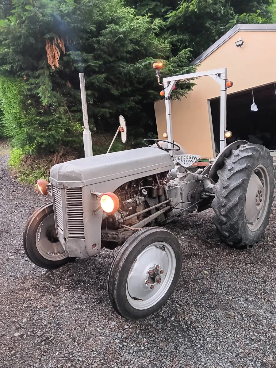 Massey Ferguson 20 - Image 1
