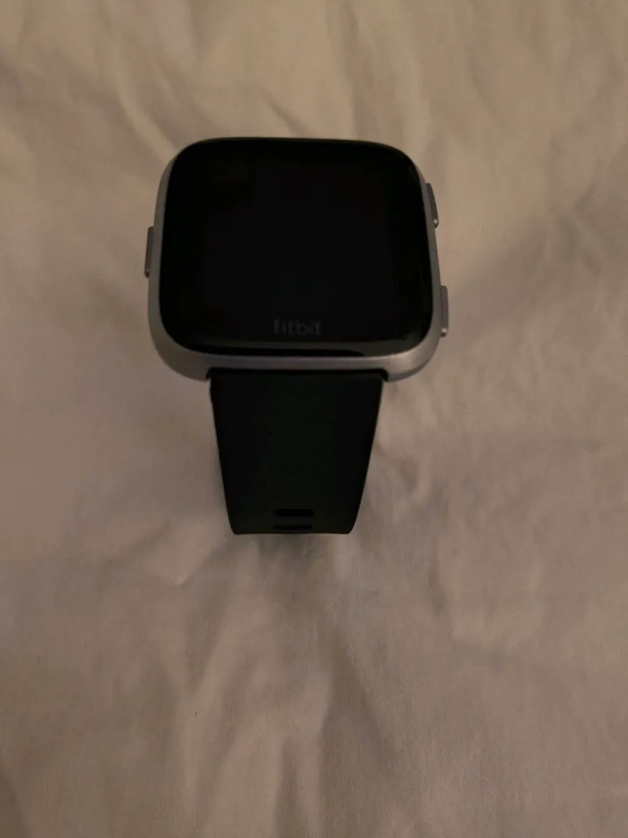 Fitbit Versa Smartwatch - Image 1
